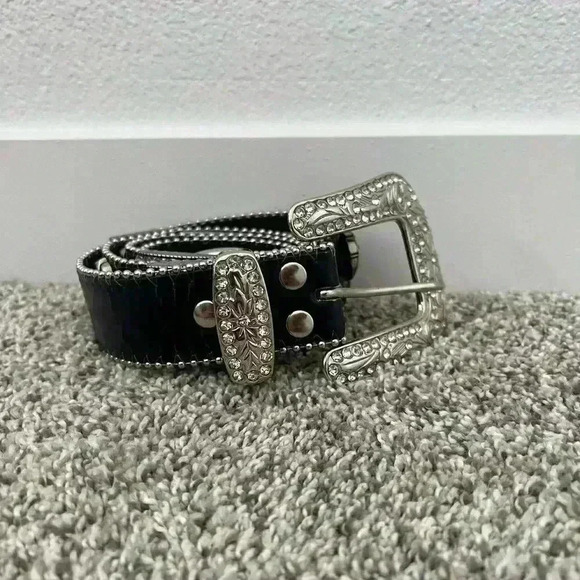 Accessories - Fashioned Buckle belt